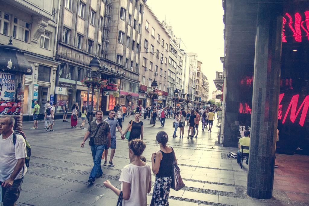 Apartments Main Street Белград Экстерьер фото
